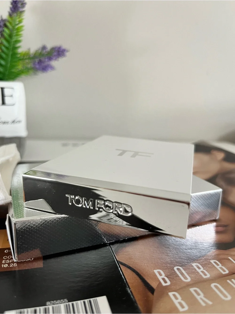 Tom Ford shade 01